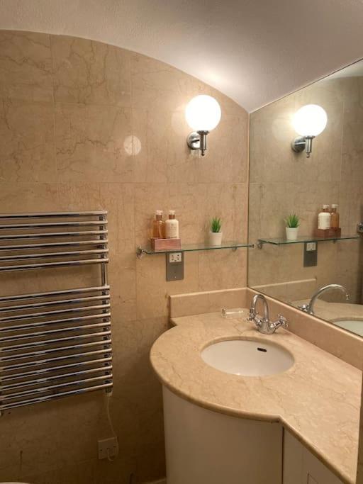 Spacious Flat In The Most Desirable Area Of London Ngoại thất bức ảnh