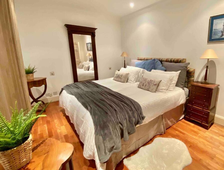 Spacious Flat In The Most Desirable Area Of London Ngoại thất bức ảnh